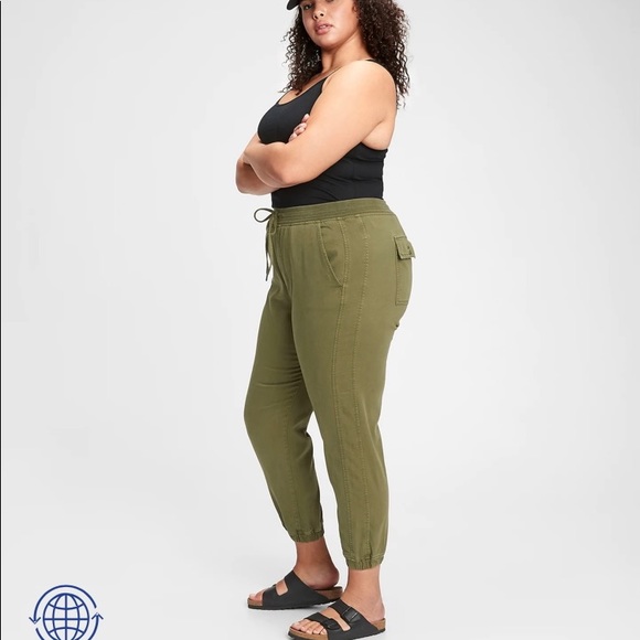 Gap Pull-on Joggers - Picture 2 of 3